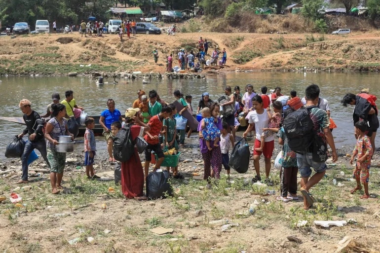 Giao tranh dữ dội khiến hàng ngàn người Myanmar lánh nạn sang Thái Lan